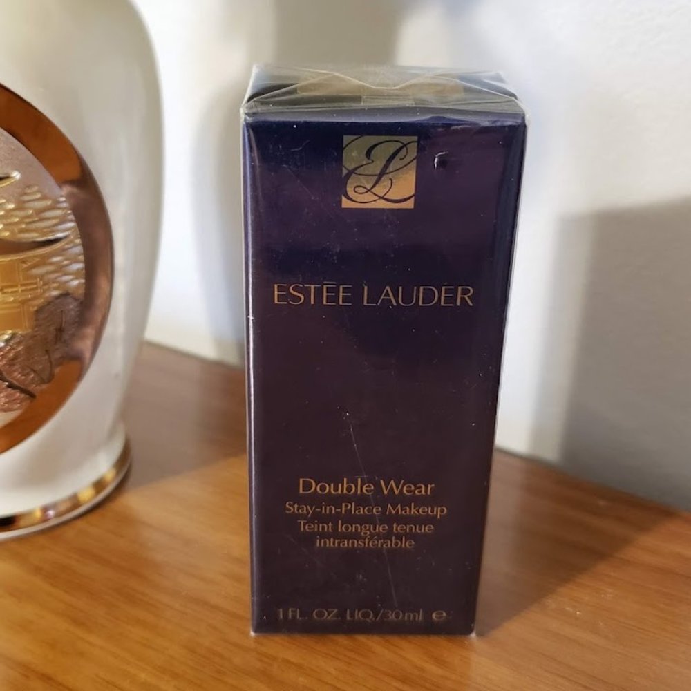 Estee Lauder Double Wear Foundation 1C0 Shell